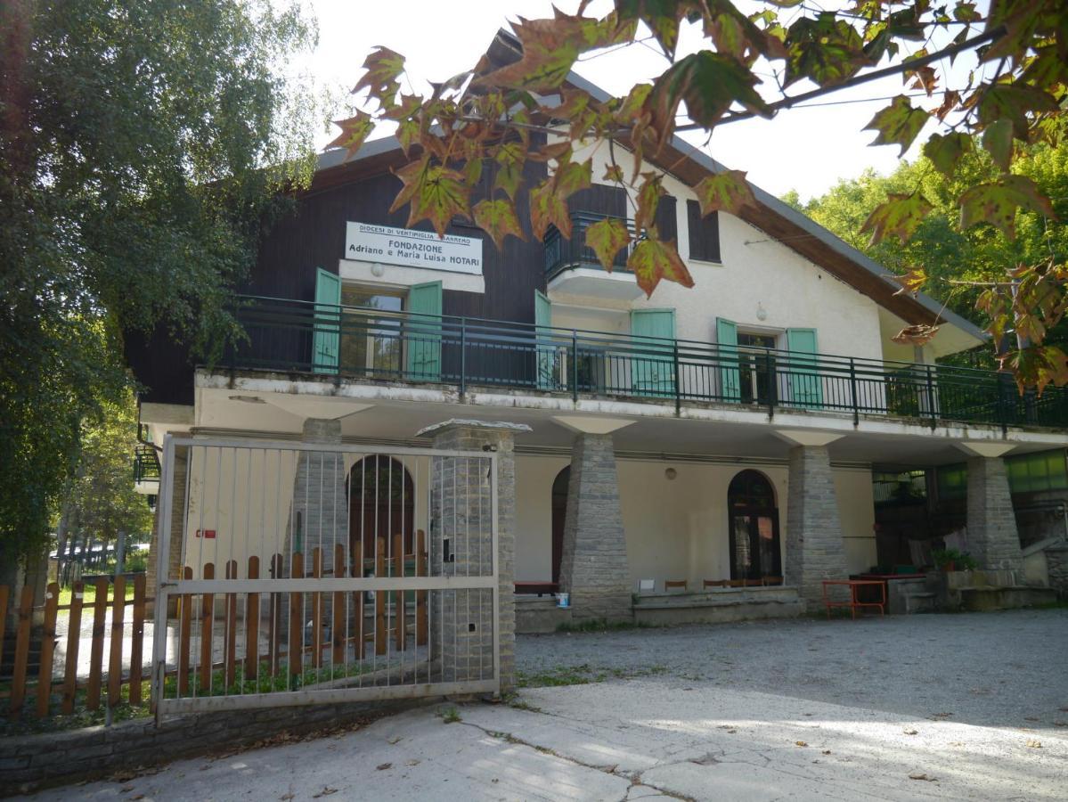 La Casa Via Del Sale Hostel ลีโมเน เปียมอนเต ภายนอก รูปภาพ