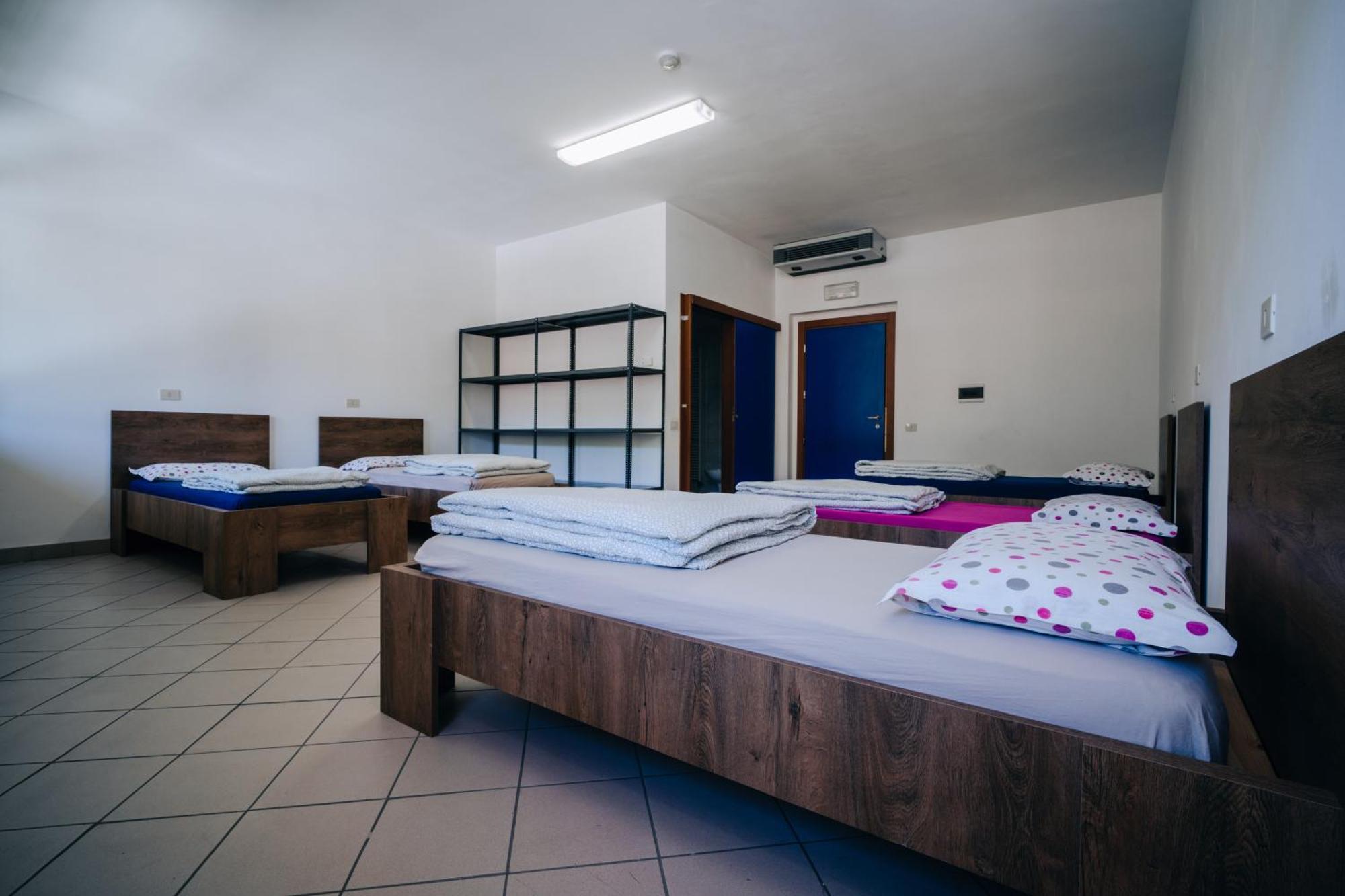 La Casa Via Del Sale Hostel ลีโมเน เปียมอนเต ภายนอก รูปภาพ