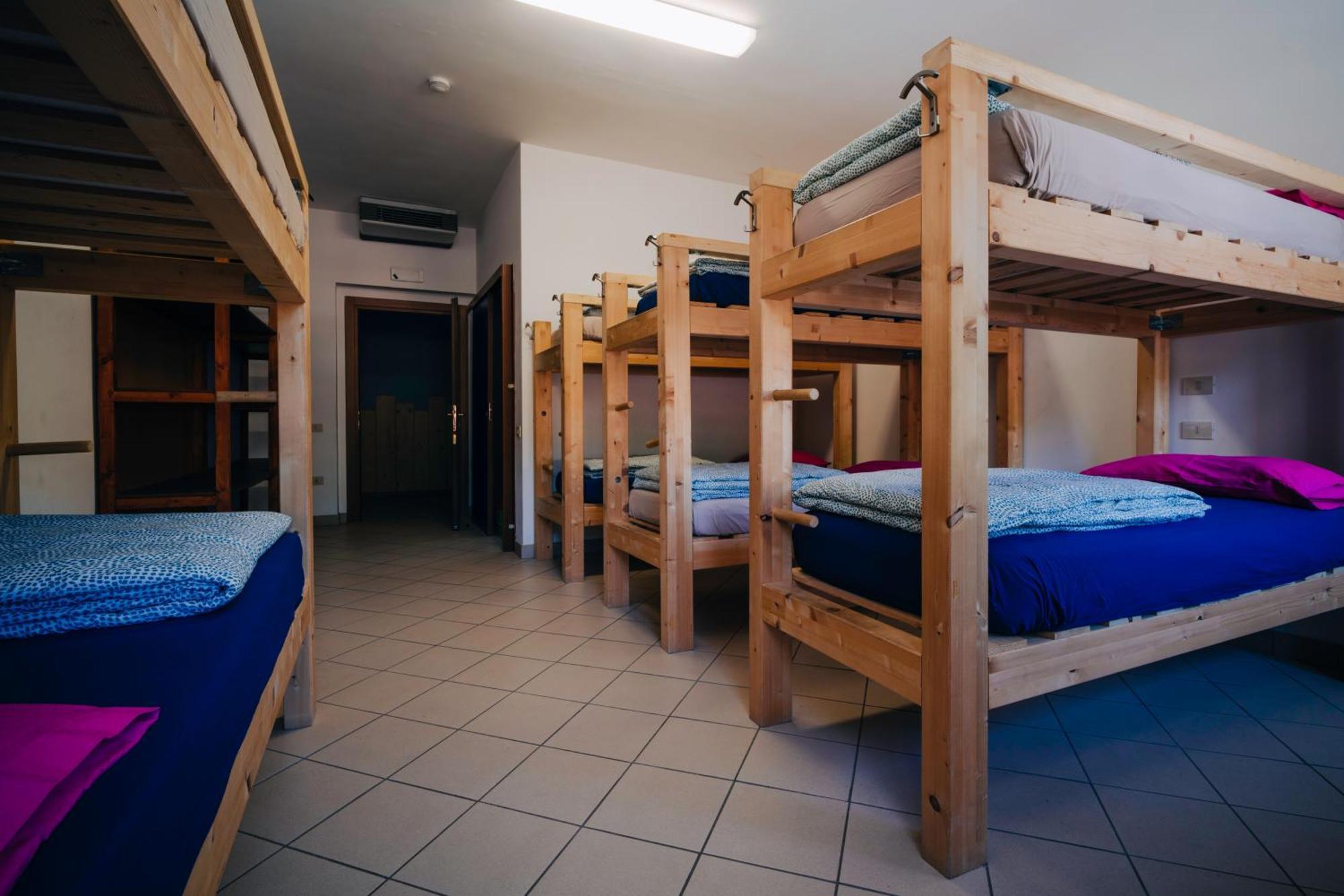 La Casa Via Del Sale Hostel ลีโมเน เปียมอนเต ภายนอก รูปภาพ