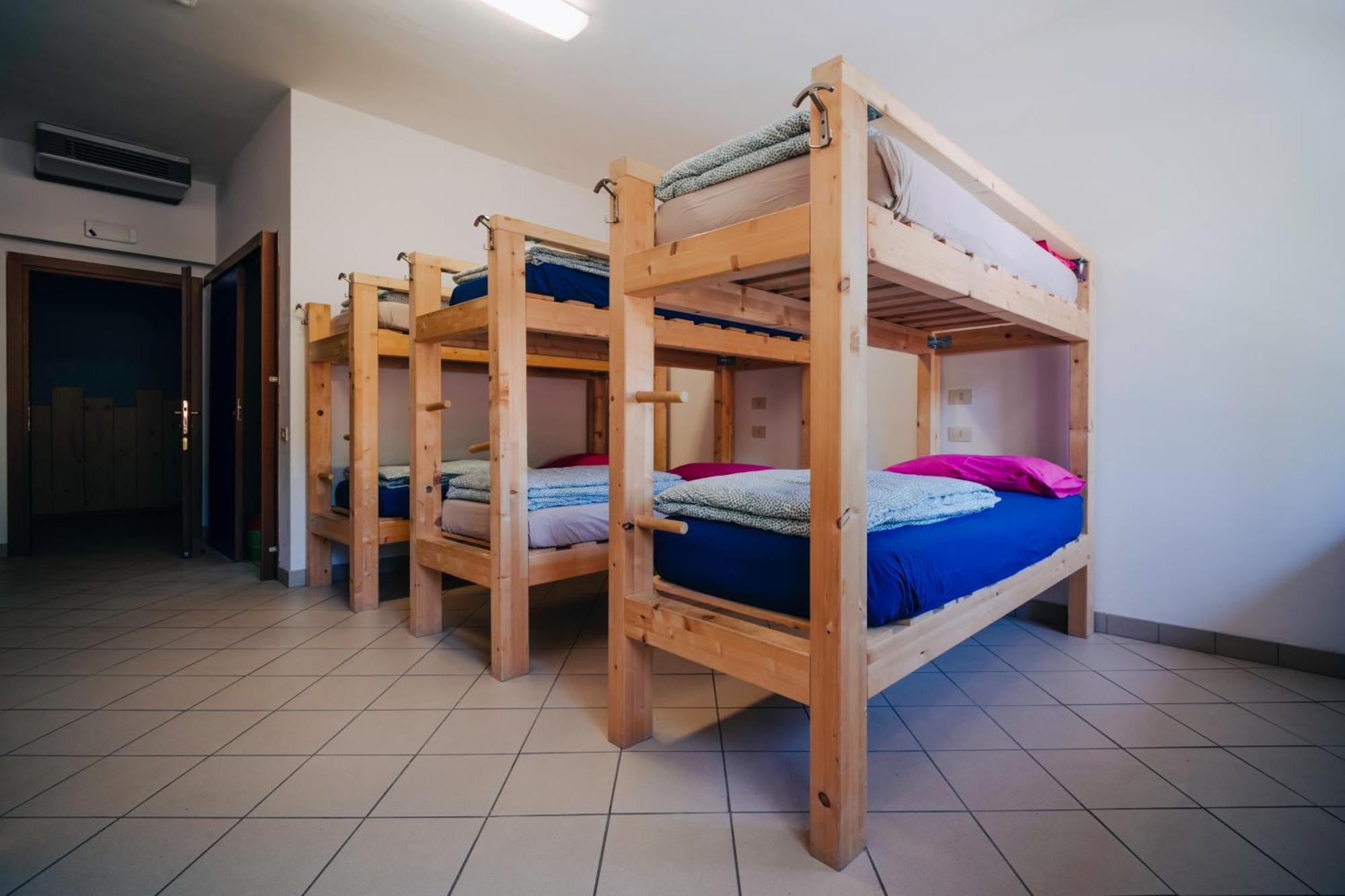 La Casa Via Del Sale Hostel ลีโมเน เปียมอนเต ภายนอก รูปภาพ